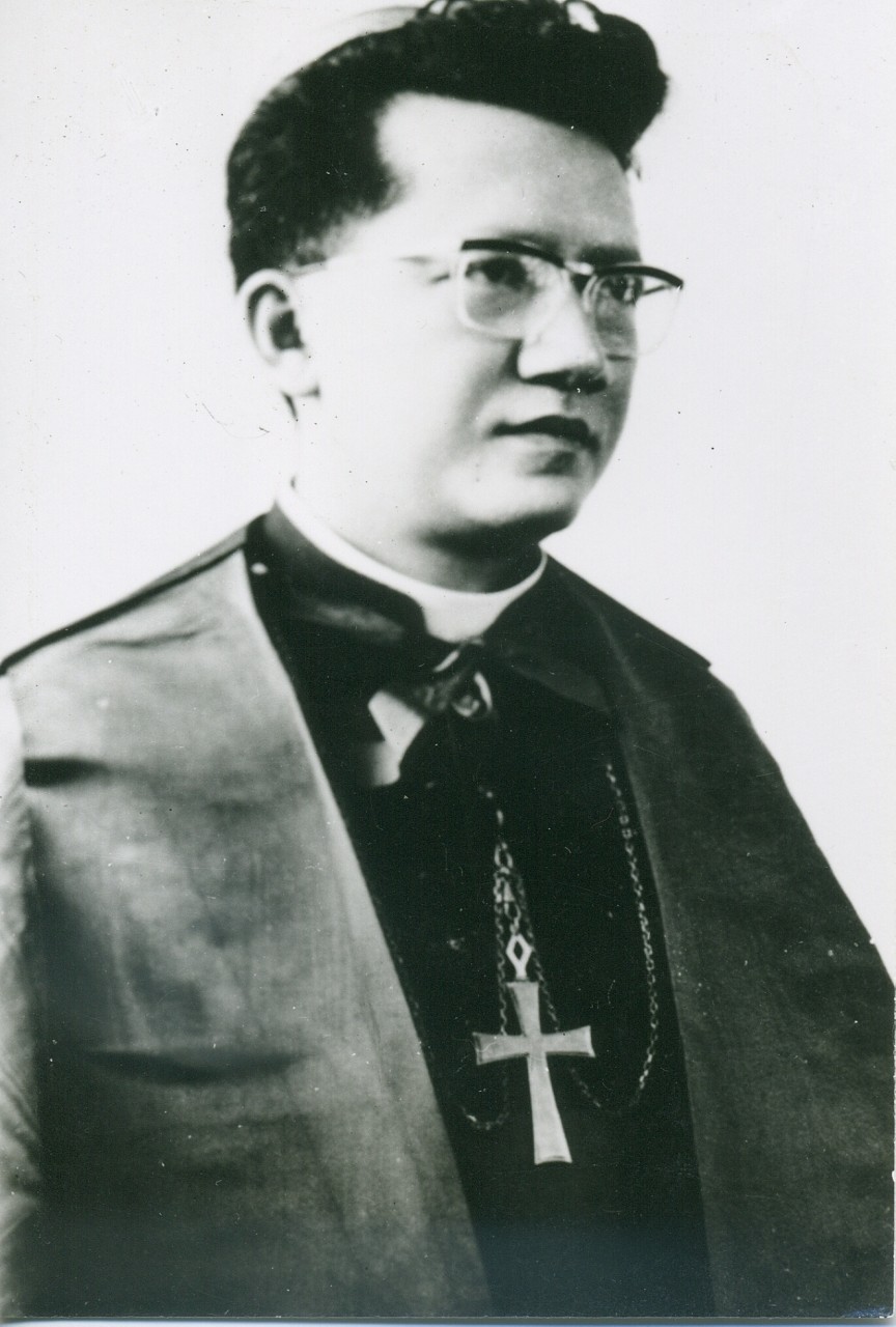 Newly-ordained-Bishop-Thuan_.jpg