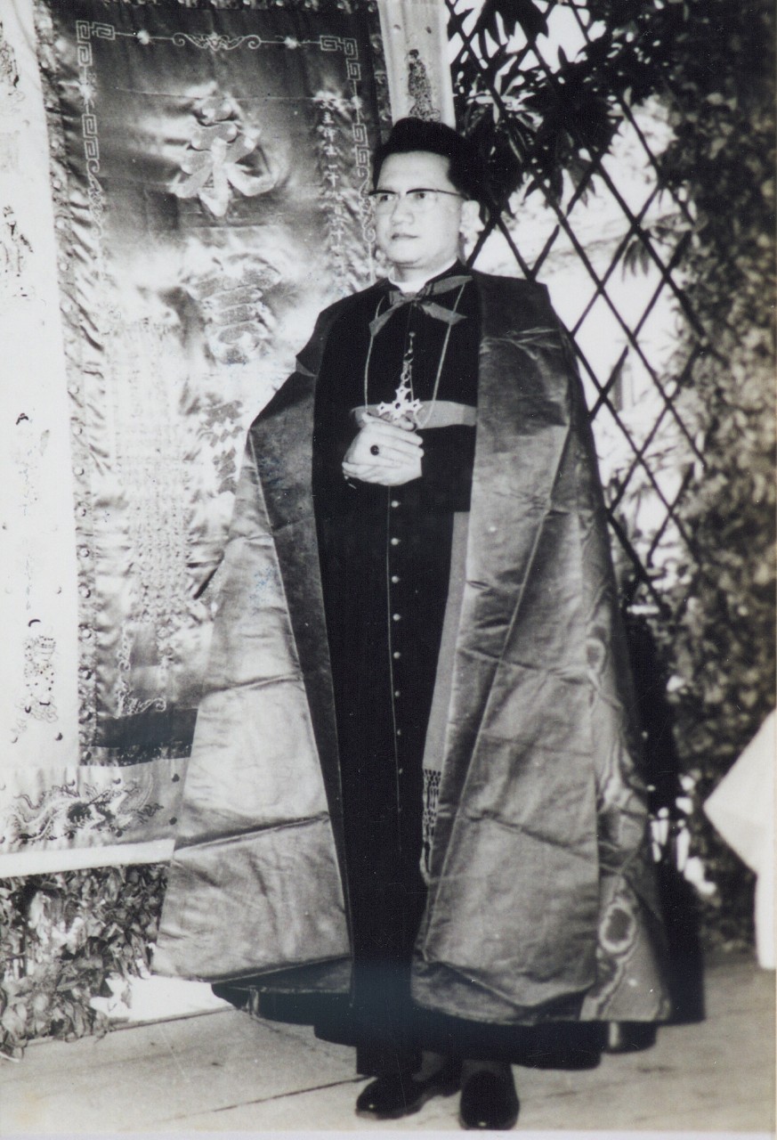 Ordained-Bishop-of-Nha-Trang1967.jpg